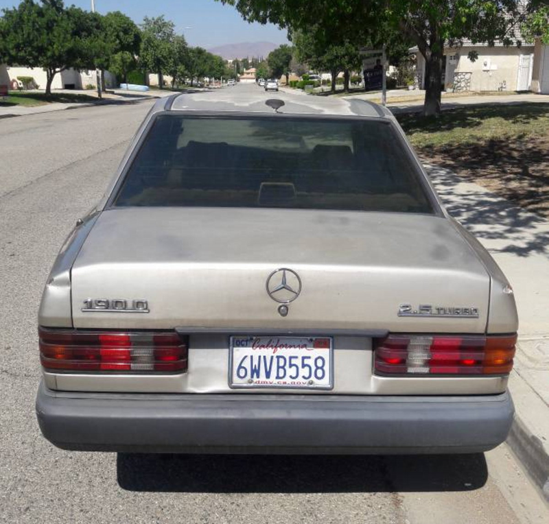 Illustration for article titled At $2,500, Is This 1987 Mercedes 190D Beater The One to Beat?